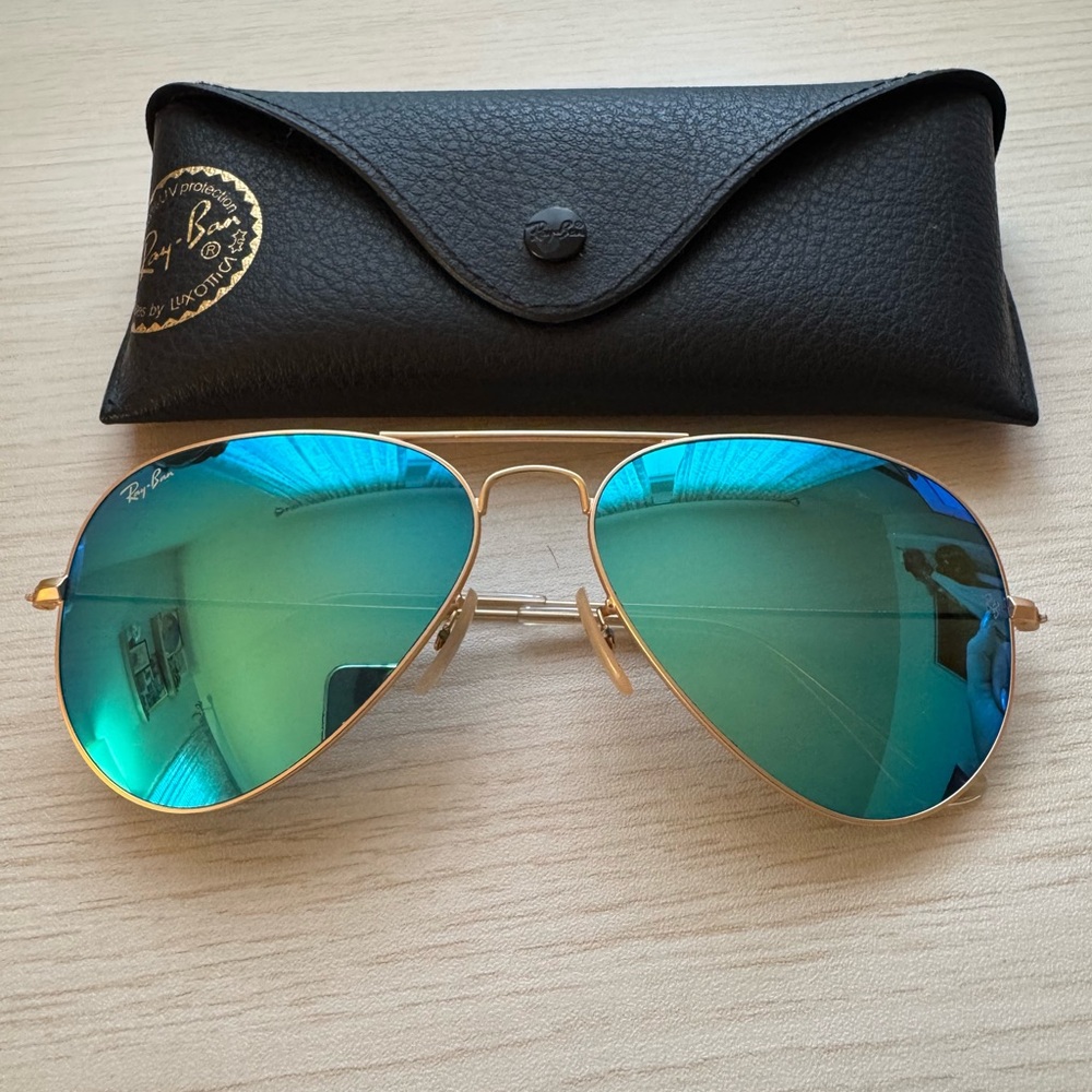 Ray-Ban Avaitor Sunglassess - Blue Reflective lenses